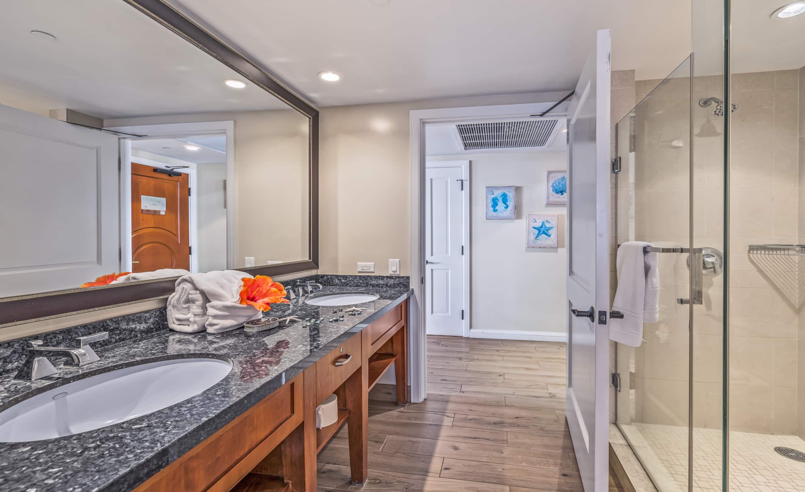 Condo in Lahaina · ★4.44 · 2 bedrooms · 3 beds · 2 baths - Image 21