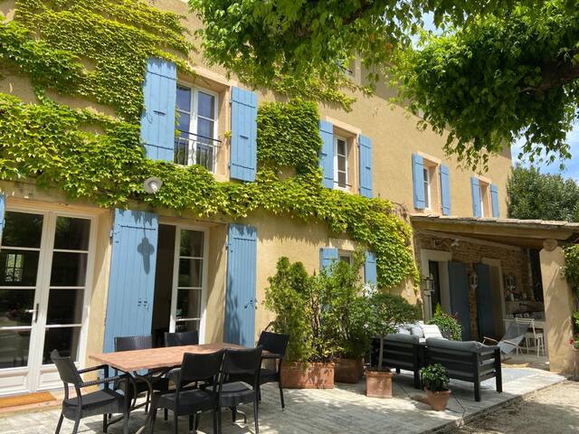 HOME LUBERON managed Airbnb listing 3