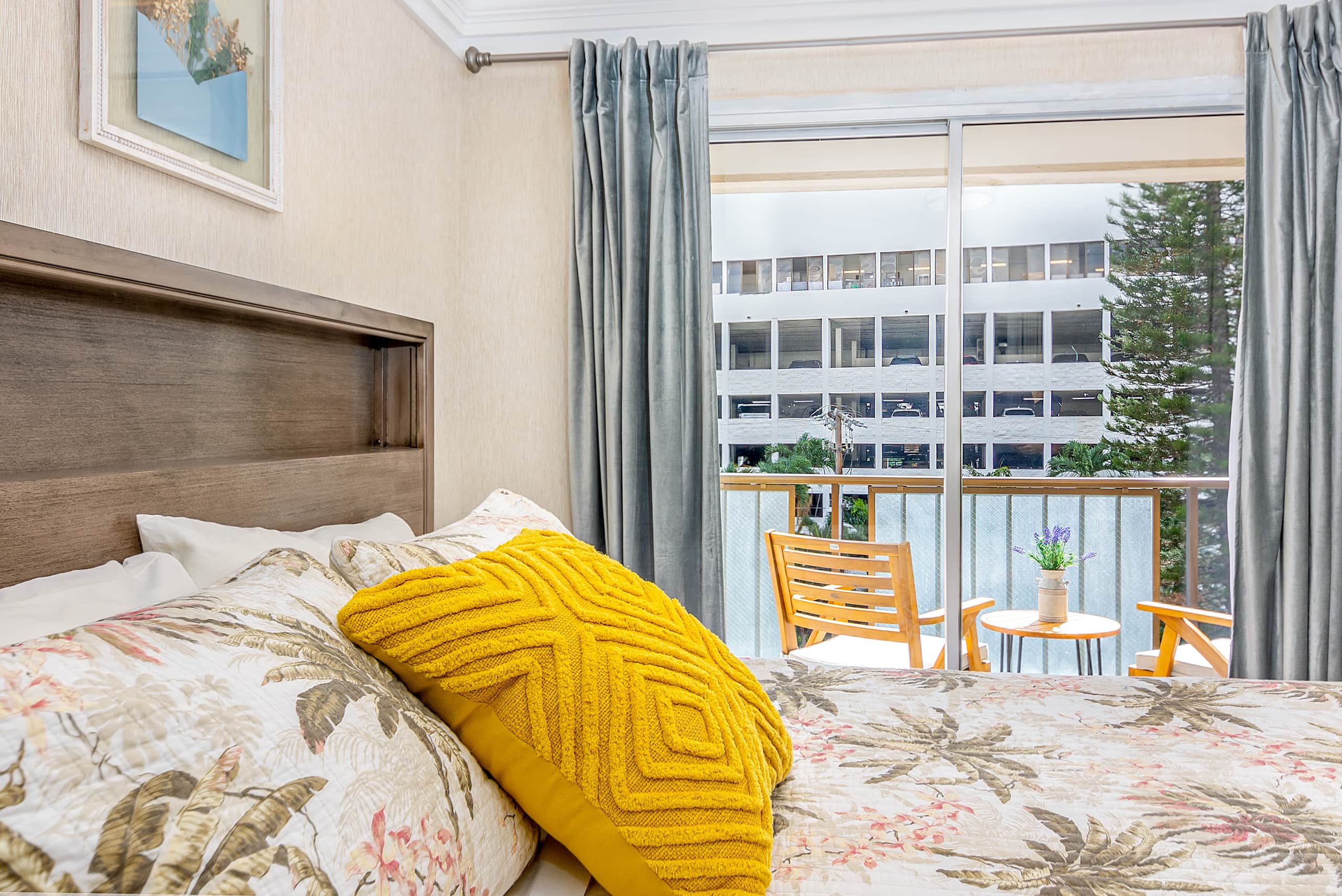 Condo in Honolulu · ★4.83 · 3 bedrooms · 6 beds · 2 private baths - Image 28