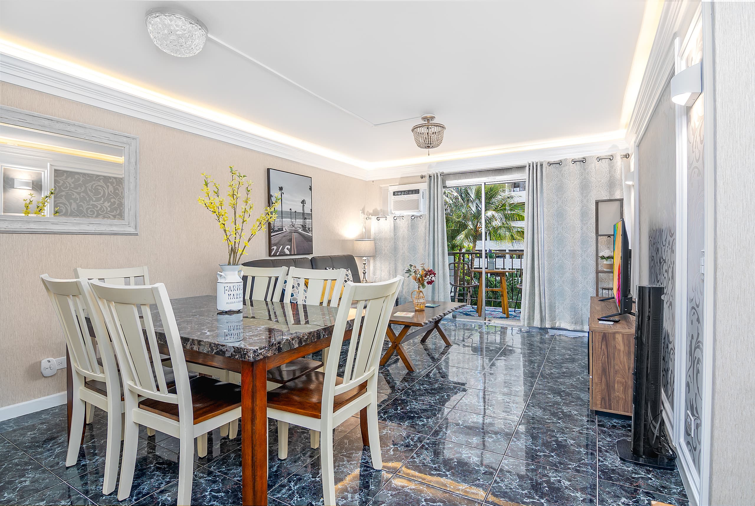 Condo in Honolulu · ★4.83 · 3 bedrooms · 6 beds · 2 private baths - Image 21