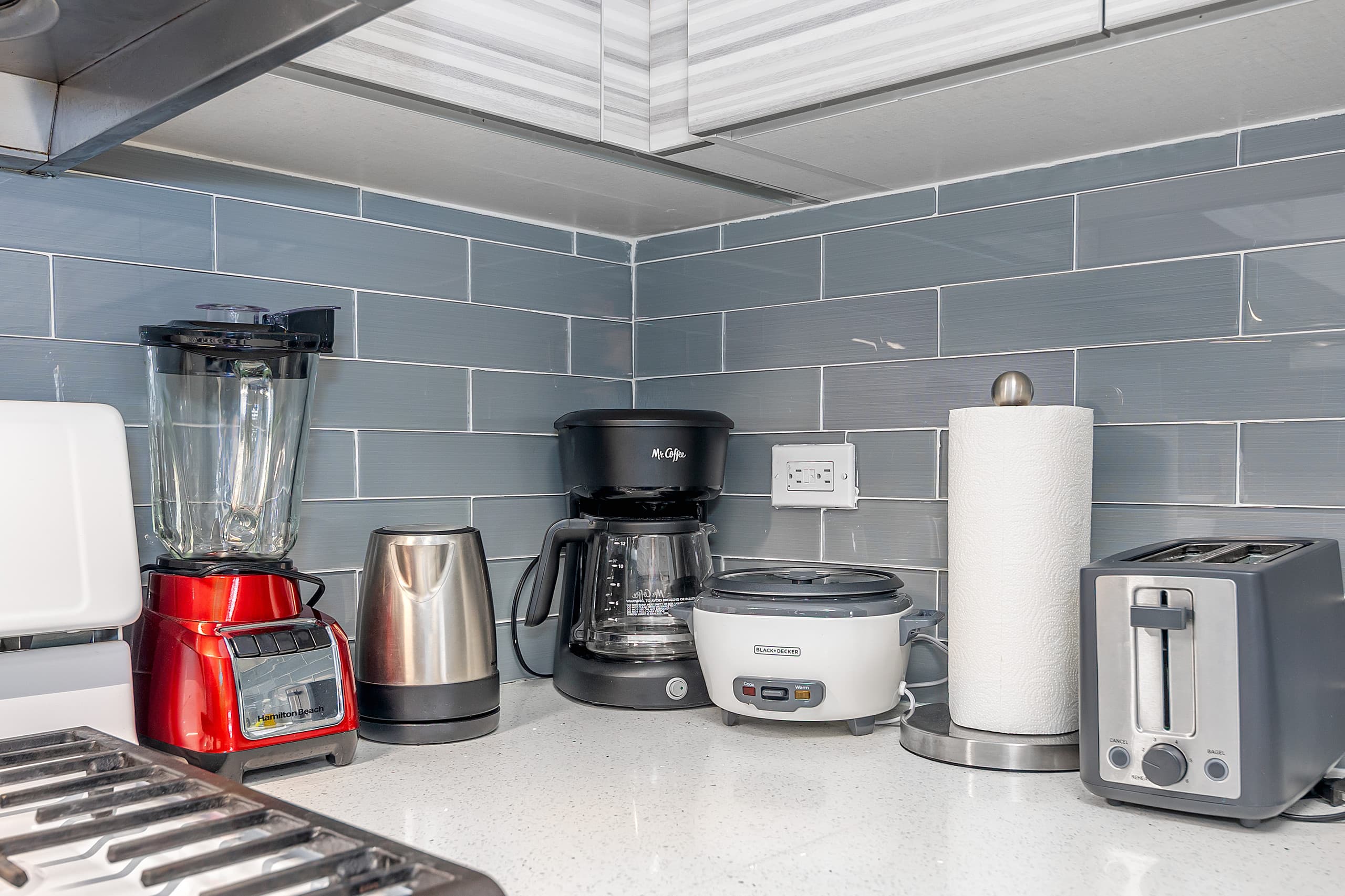 Condo in Honolulu · ★4.83 · 3 bedrooms · 6 beds · 2 private baths - Image 13
