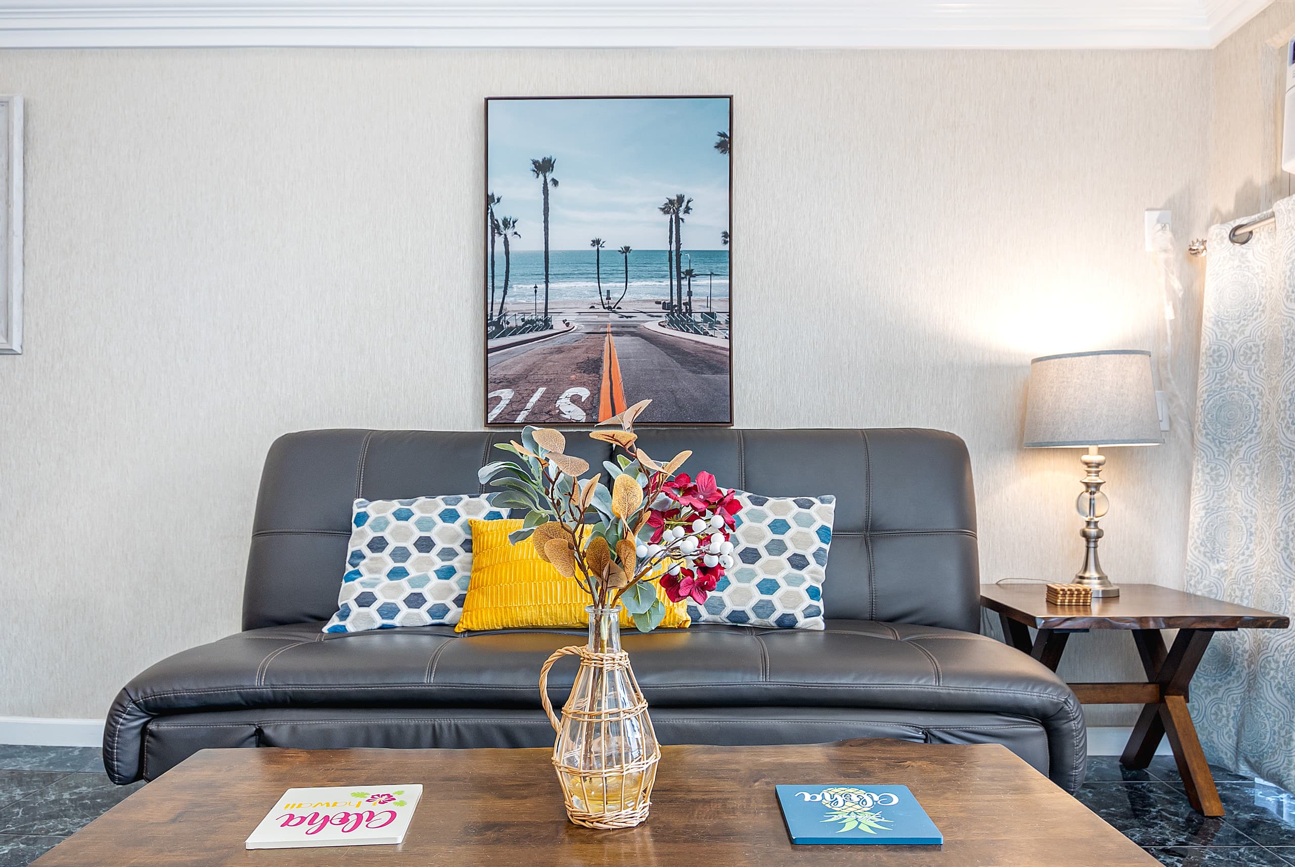 Condo in Honolulu · ★4.83 · 3 bedrooms · 6 beds · 2 private baths - Image 7