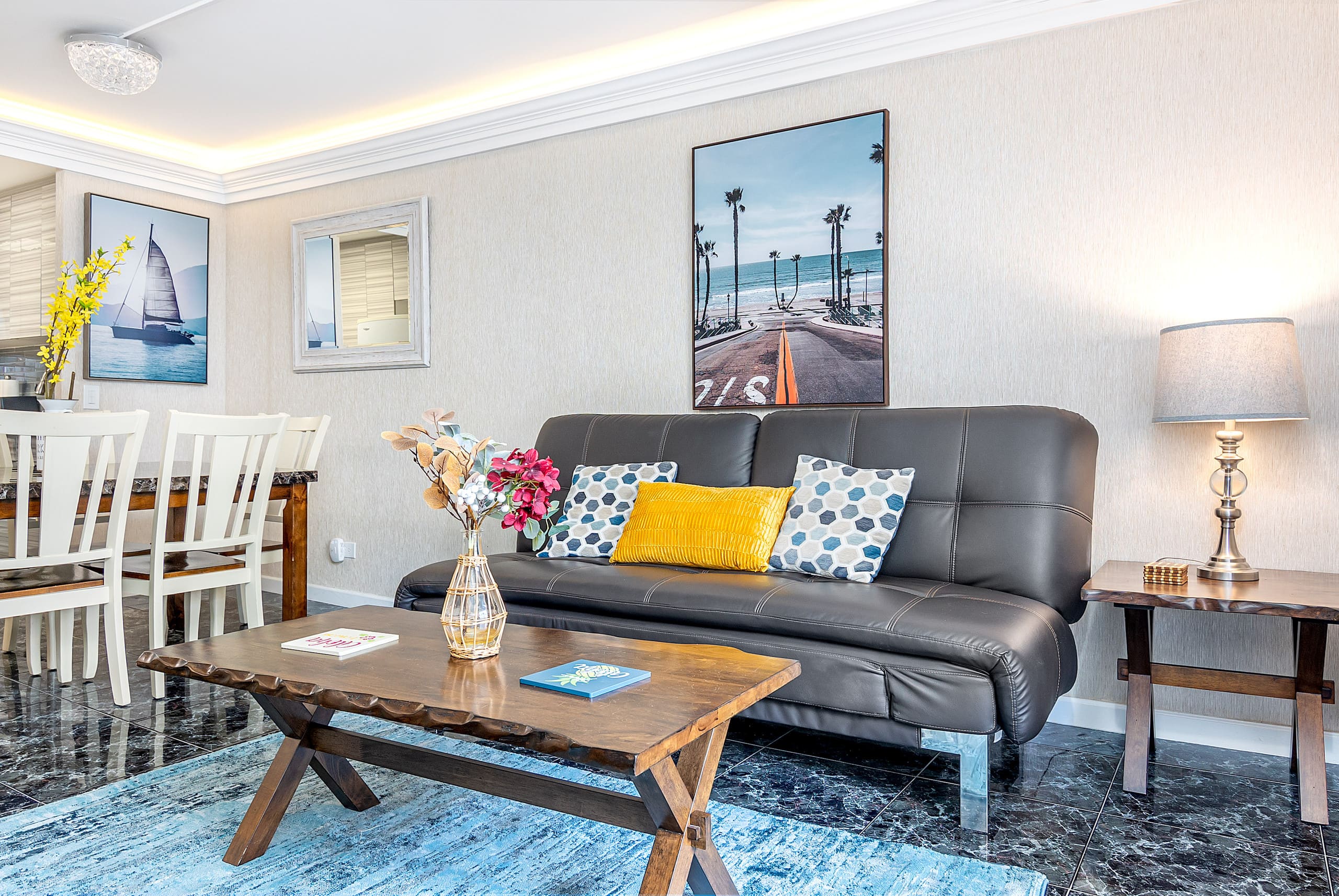 Condo in Honolulu · ★4.83 · 3 bedrooms · 6 beds · 2 private baths - Image 2
