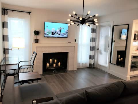 Top Airbnb: Modern Urban Condo in Central Dallas Long Term in Vickery Meadow