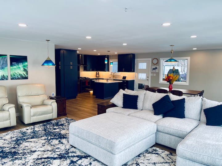 Unobstructed Waterfront Views, Downtown, Trails! - Anchorage, AK