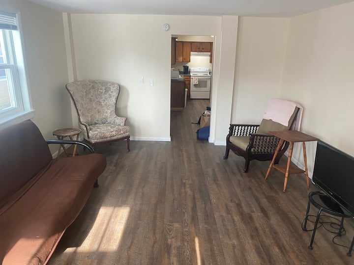 Cozy Home Intown Location. - Granville, NY