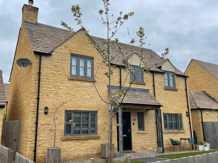 BourtonontheWater Holiday Rentals & Homes England, United Kingdom