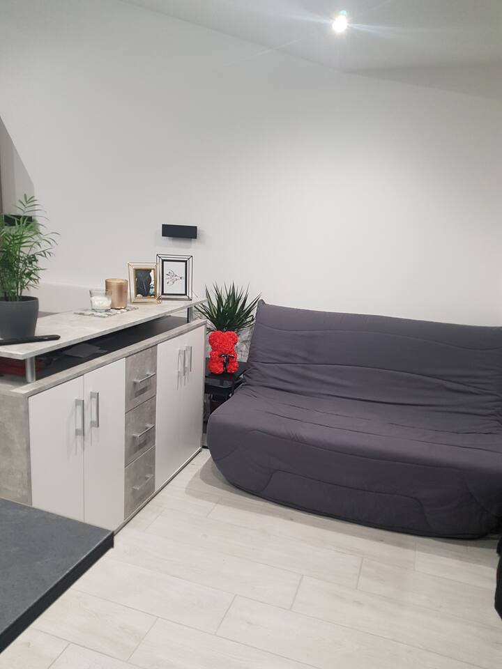 Beau Studio 2 Pers ,Calme Avec Piscine Non Privée - Orange