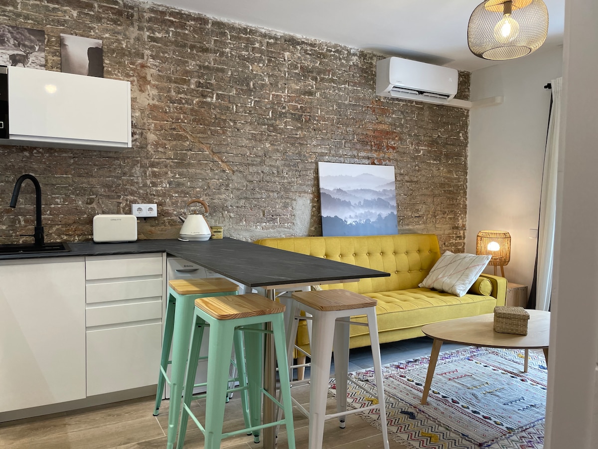 Airbnb con mejor rendimiento: Penthouse terrace. 3 min to metro. 15 min. center en Badalona
