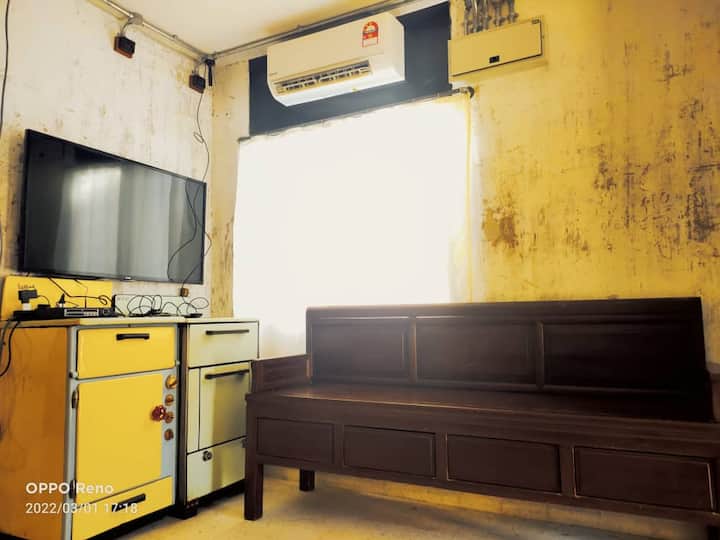 Ipoh Concrete Villa(12pax) Rugged.vintage狂野复古.精品民宿 - Ipoh