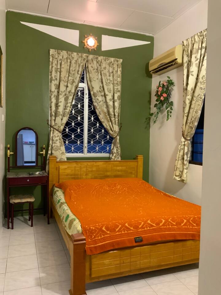 Dhoma 3
- 1 krevat master