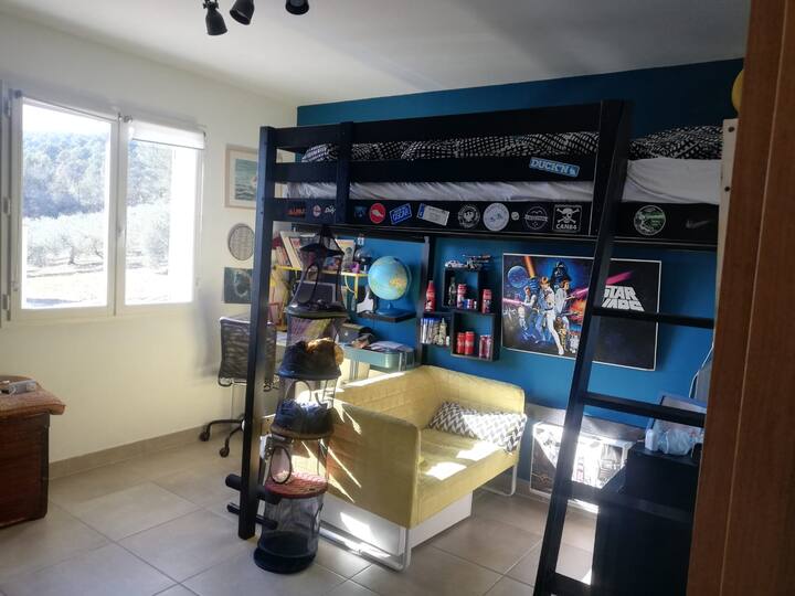 Gran habitación con cama altillo de 2 plazas