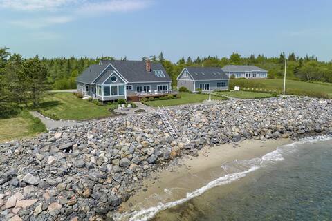 Oceanfront, Beach, Spacious Bright Home in Maine