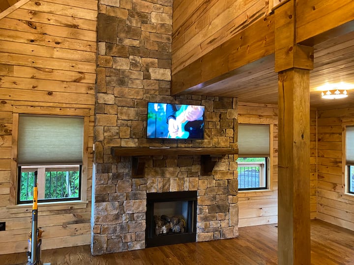 Deerlick Cabin - Johnson City, TN