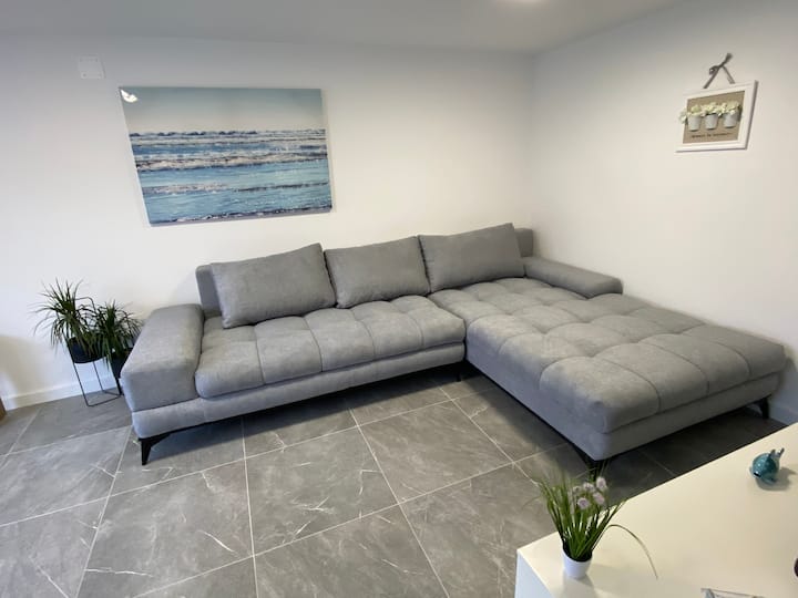 Traditional Villa With Private Pool & Garden - Bol