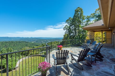 Breathtaking Mtn Views+Hot Tub~Fireplaces, Sauna!