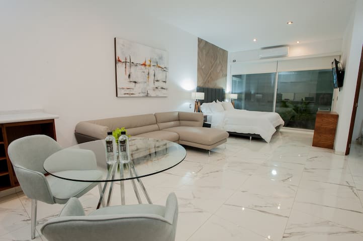 Entire home with 1 bedrooms in San Luis Potosi - Real Loft Lomas. Loft 1-Makalu.