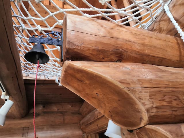 Entire home with 2 bedrooms in Shizuoka - 自然に溶け込んだ本格的なカナディアンログハウス（夢の丸太小屋）で自然を満喫しよう！