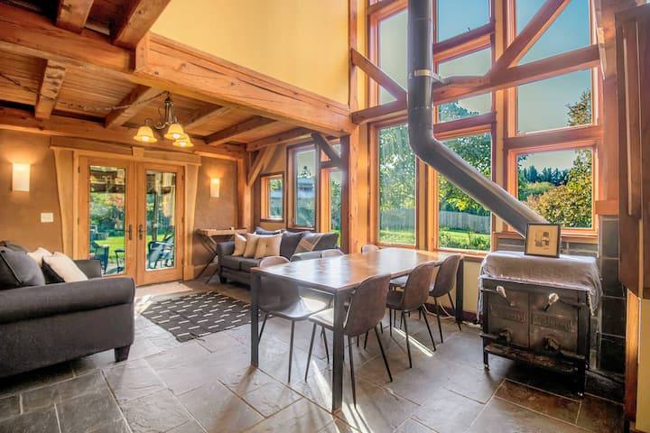 Timber-frame Home On 12 Wooded Acres - East Aurora, NY