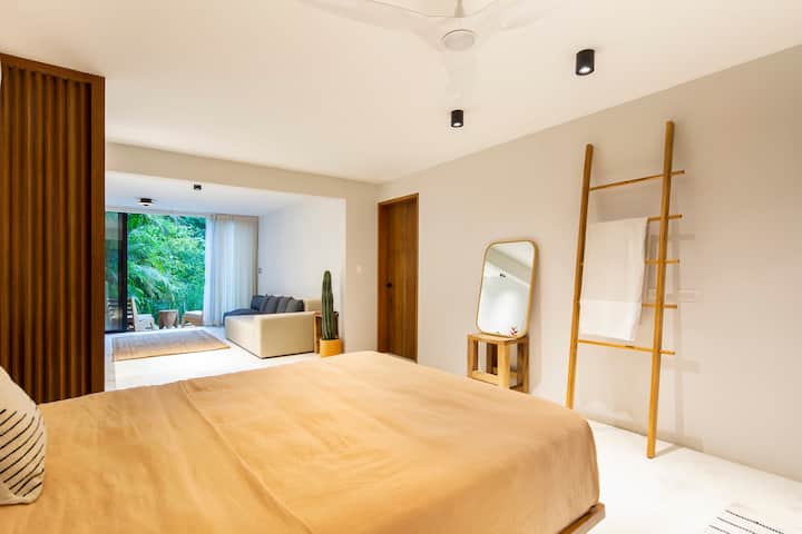 Nuestro departamento tipo estudio es moderno y acogedor.