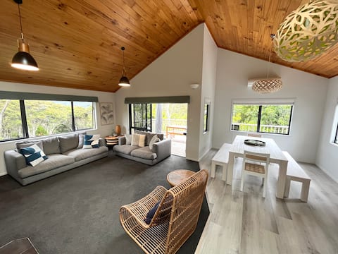 Popular Airbnb listing: "SafeHaven" - Coastal walks and bush views in Bay Of Islands