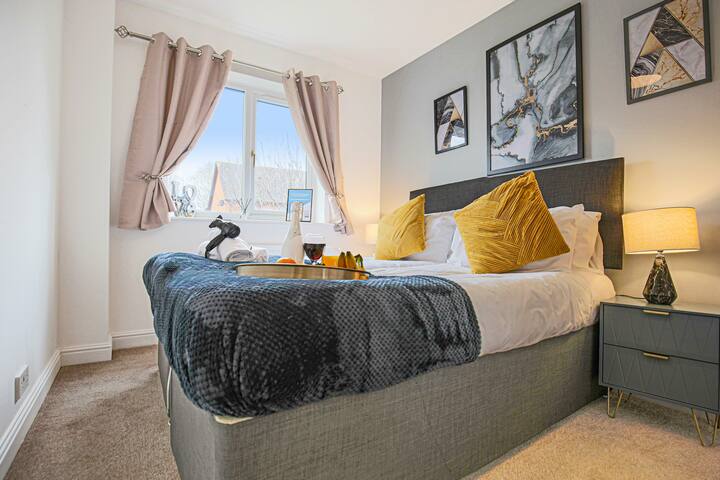 La chambre 2 dispose d'un lit double