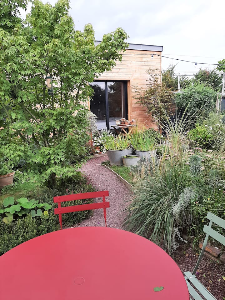 Pleasant bed and breakfast, pretty garden near Rennes Bed and