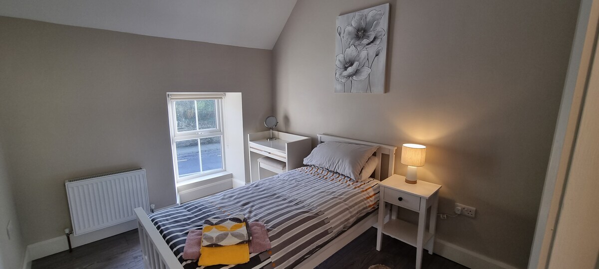 Спална соба 3 - Единечен кревет (широк 80 - 109 см) 