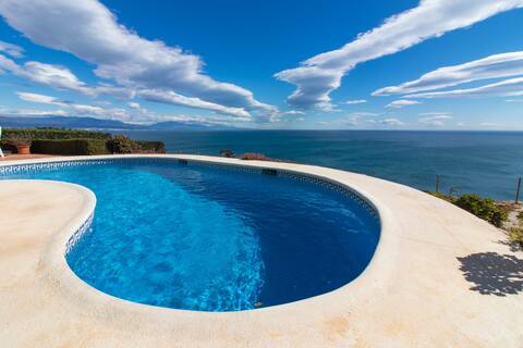 Magnificent villa near Sotogrande exceptional view