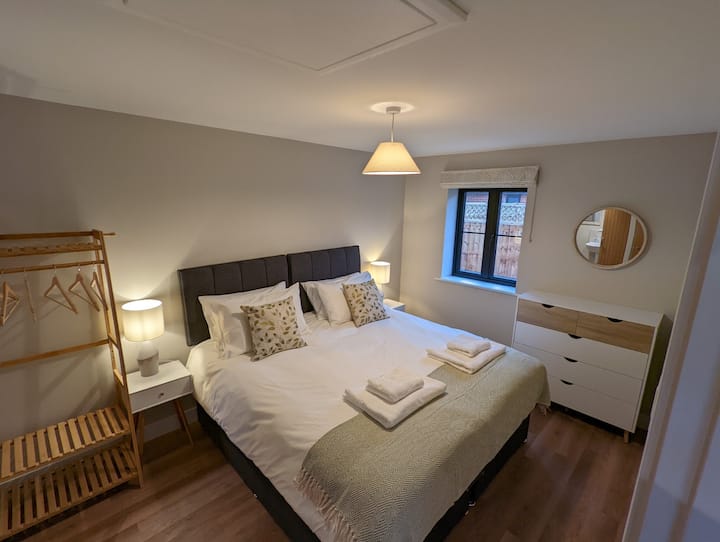 Daisy - Modern Countryside Retreat - Newmarket
