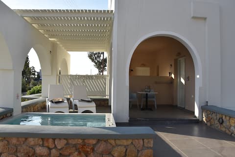 DE_NAXiA Standard Suite with private Jacuzzi