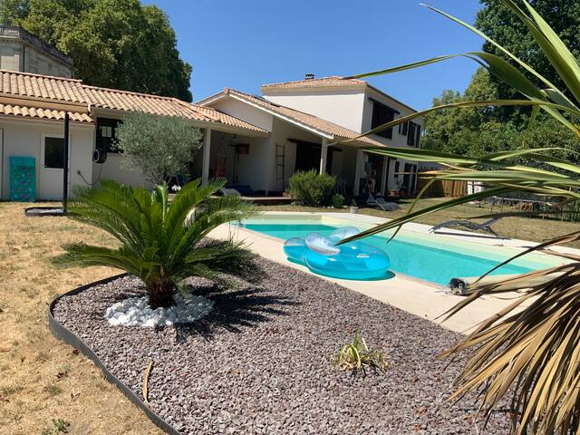 Ravissante maison contemporaine avec piscine gallery image 2