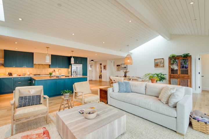 Renovated Mill Valley Charmer W/ Sweeping Views - Corte Madera, CA