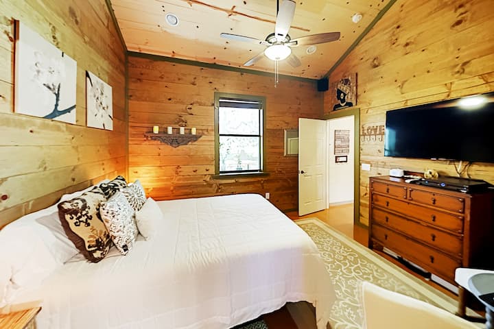 Master Bedroom with full bath and garden tub