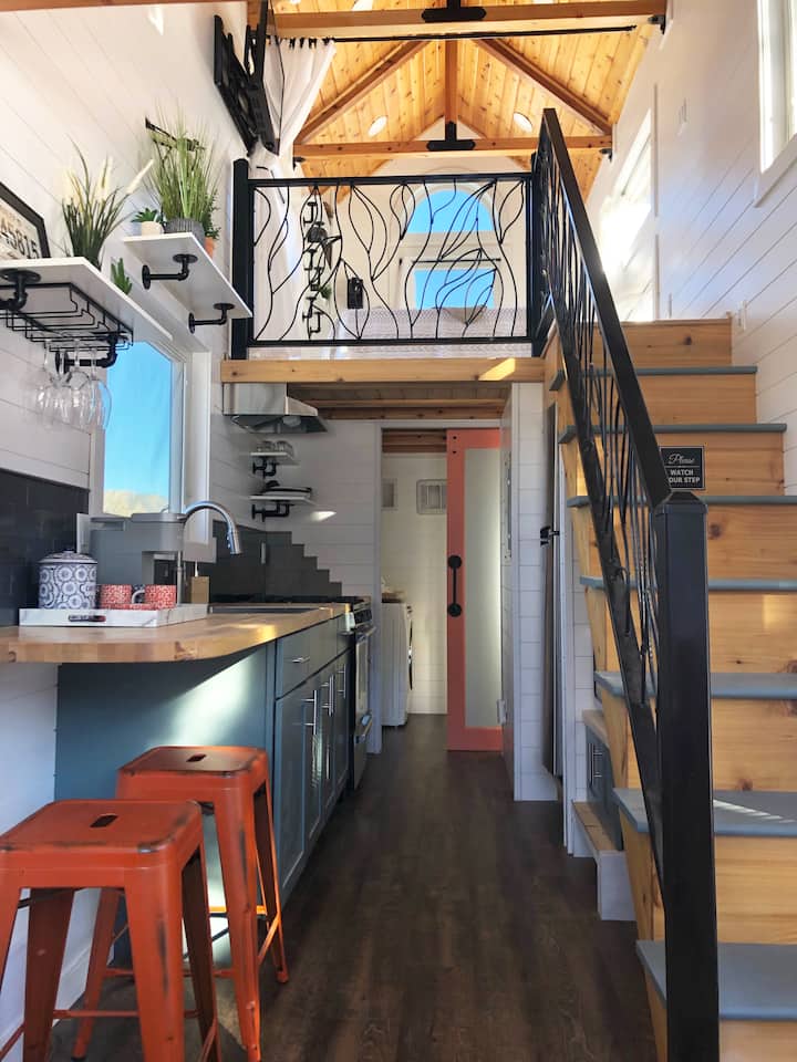 New! Modern Tiny House Next To Custer State Park Tiny houses for Rent