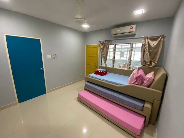 Დასასრული საძინებელი პირველ სართულზე 一楼尾房