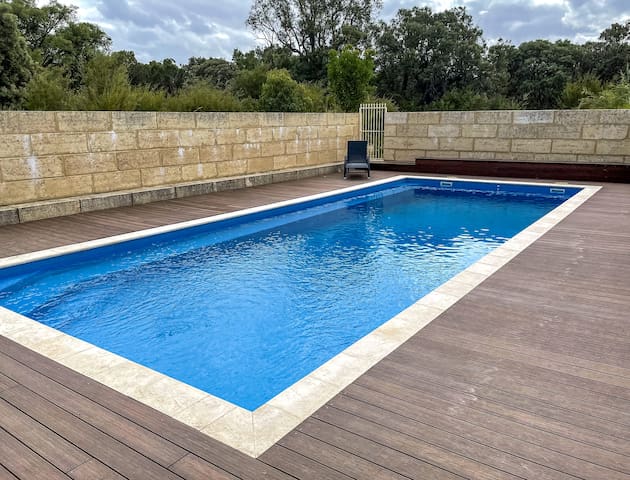 Magical Multi-Family Home- Huge Pool, Kid Friendly