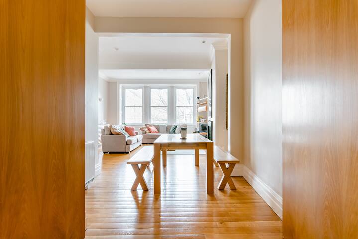 Apartment by Trinity College gallery image 4