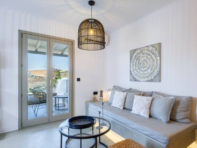 Christina Beach Front Villa Mykonos with Jacuzzi gallery image 2