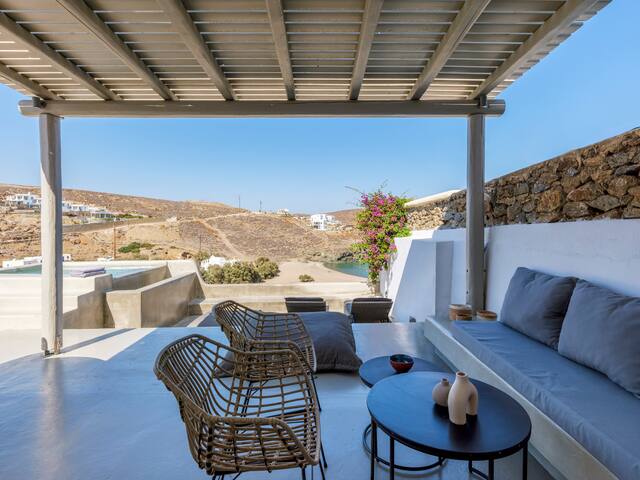 Christina Beach Front Villa Mykonos with Jacuzzi gallery image 4