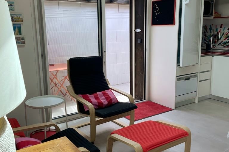 Popular Airbnb listing: Cozy apartment in the center of ANDERNOS in Andernos Les Bains