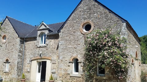 Nice cottage near the Vilaine, sleeps 9 to 13 people