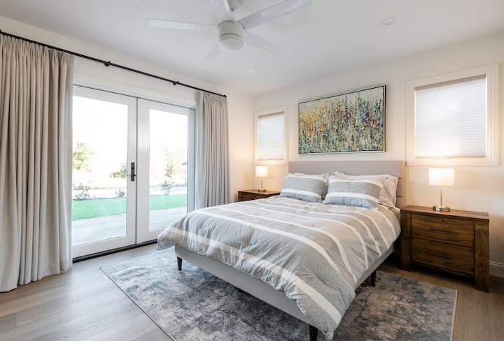 Svaka spavaća soba ima udoban bračni krevet