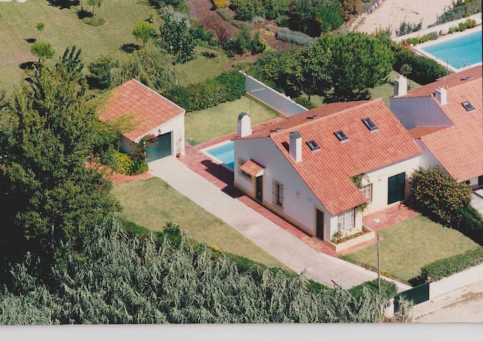 Casa de Colares: Beach/Pool/Surf Getaway Work&Play