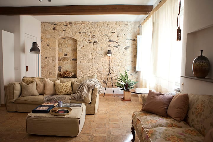 Elegant Home With Amazing Views - Cerdeña