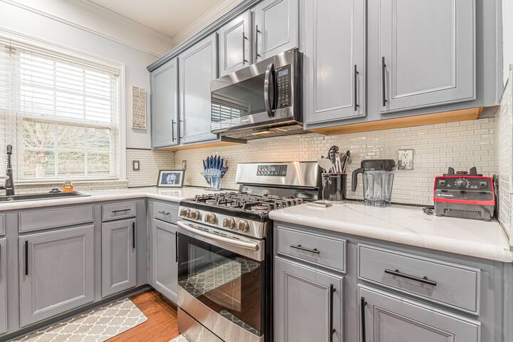 Familien- & hundefreundlicher Aufenthalt in der Nähe von Camp Creek