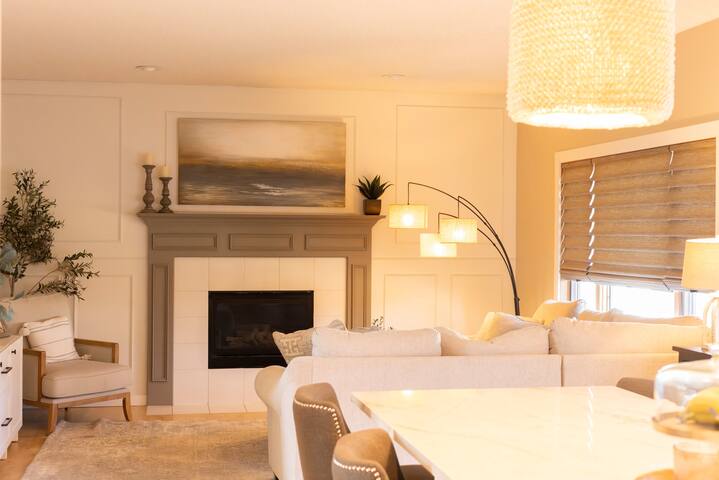 Stylish & Spacious Getaway Near St. Paul gallery image 2