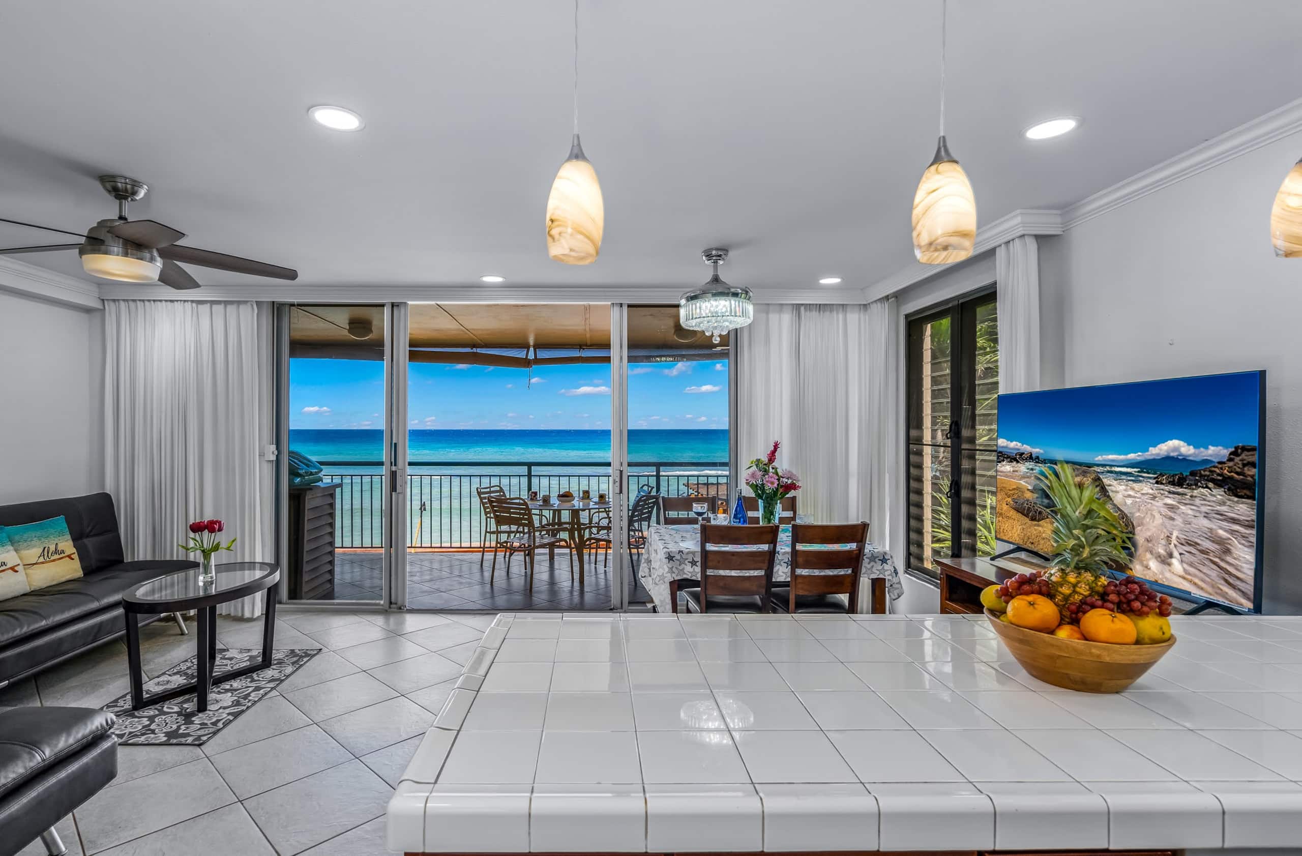 Condo in Lahaina · ★4.89 · 2 bedrooms · 5 beds · 2 private baths - Image 4