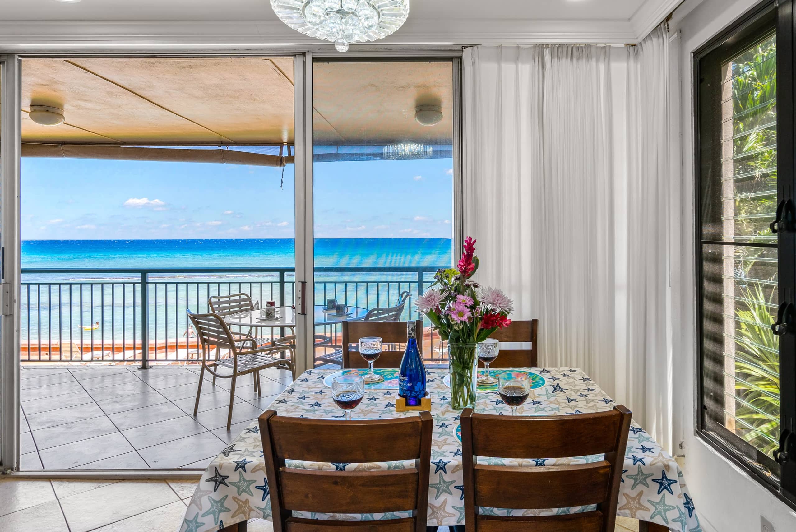 Condo in Lahaina · ★4.89 · 2 bedrooms · 5 beds · 2 private baths - Image 11