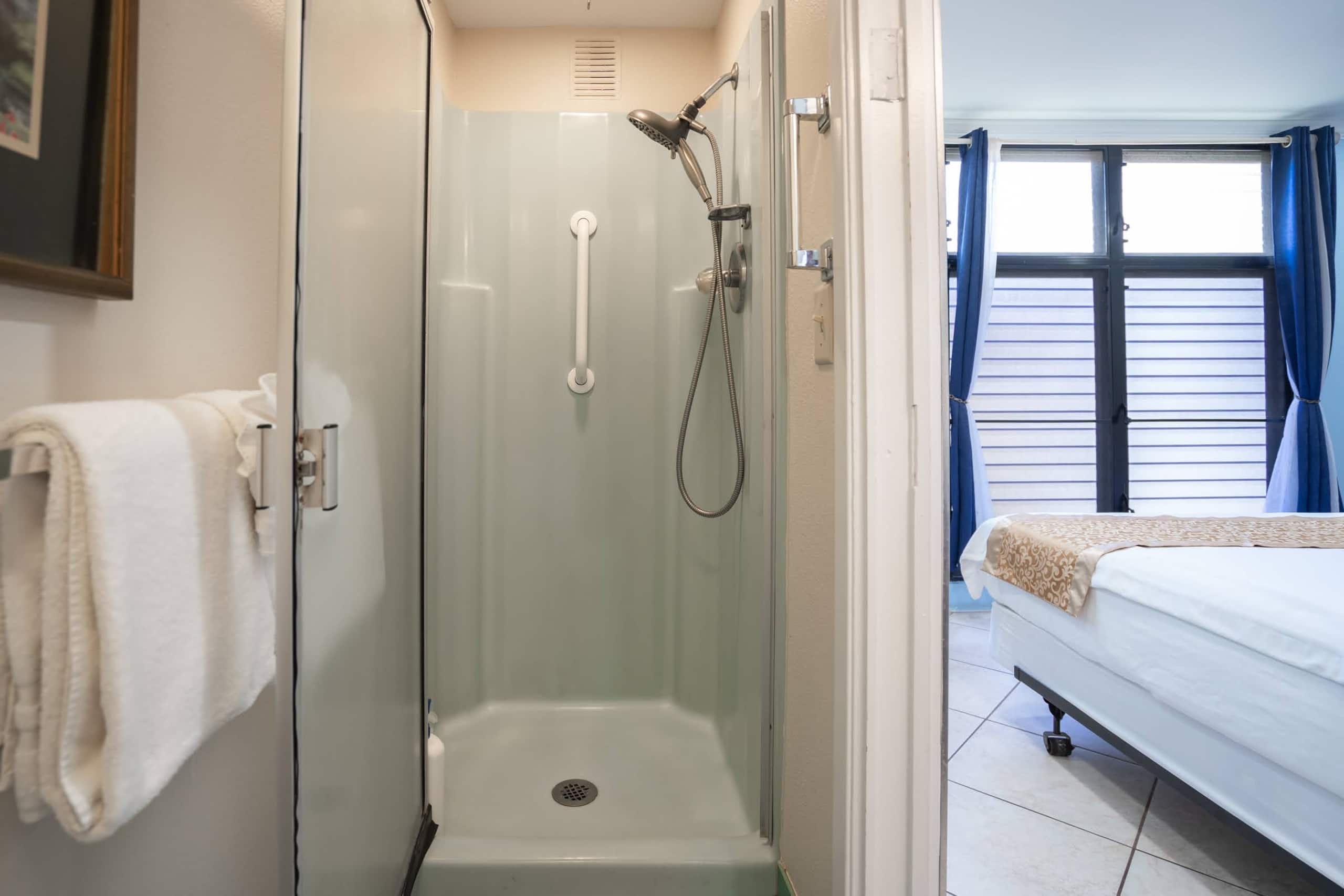 Condo in Lahaina · ★4.89 · 2 bedrooms · 5 beds · 2 private baths - Image 18